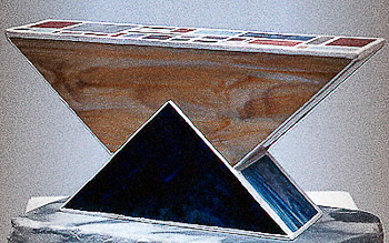 014 - Glass, resin, marble. 20 x 20 x 30 cm. Halogen light, 30 w.